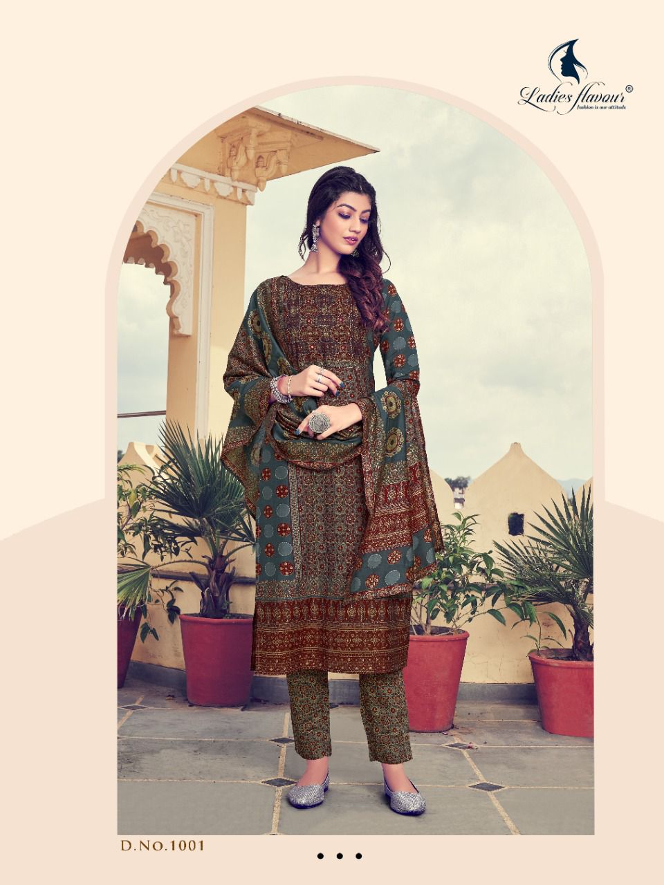 Ladies Flavour   Panihari Designer Festive Wear Ready Made Kurti Bottom  With  Dupatta