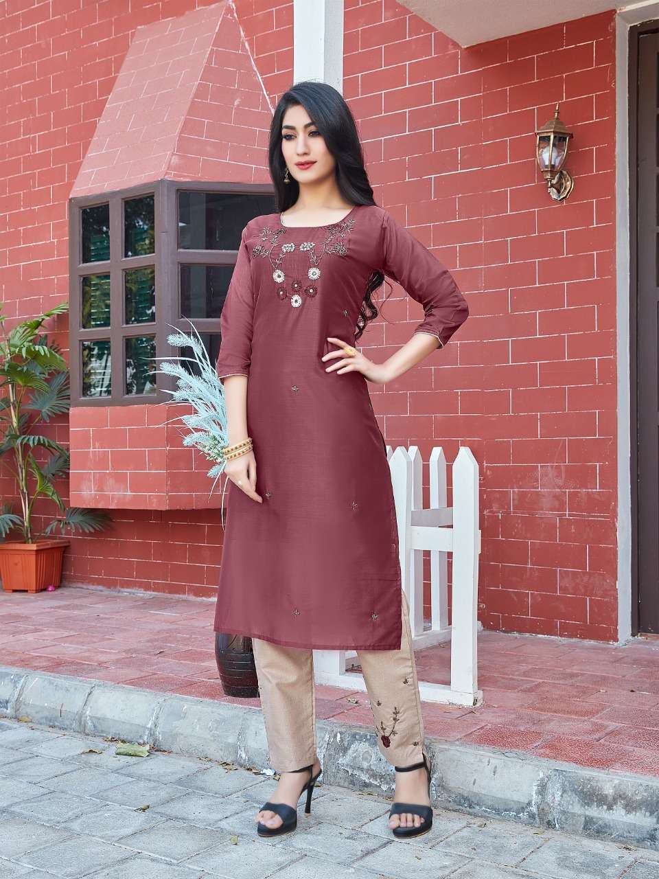 Smylee Fashionista Catalog Designer Silk Kurti With Bottom