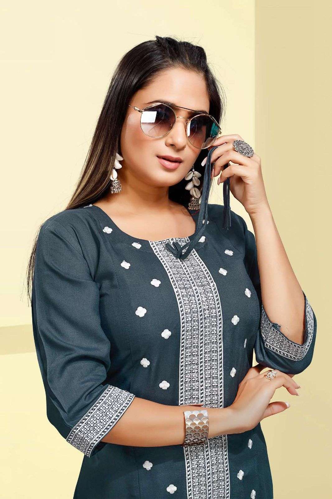  LATA EMBROIDERY HEAVY RAYON EMBROIDERY WORK FROCK KURTI STYLE KURTI CATALOG WHOLESALER BEST RATE
