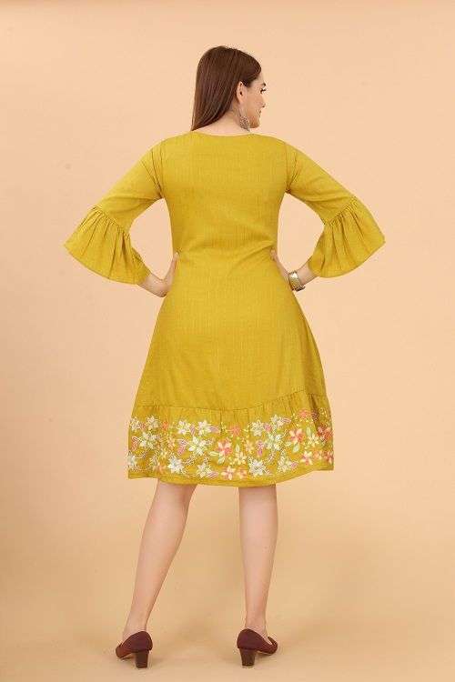 Growish Mysie 1005 Fancy Designer Short Kurti Collection On Wholesale