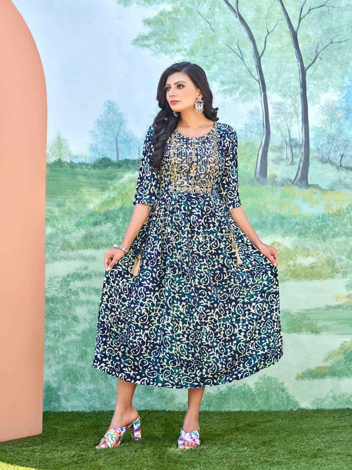 SMYLEE PRESENTS OUR NEW CATALOGUE SONPARI