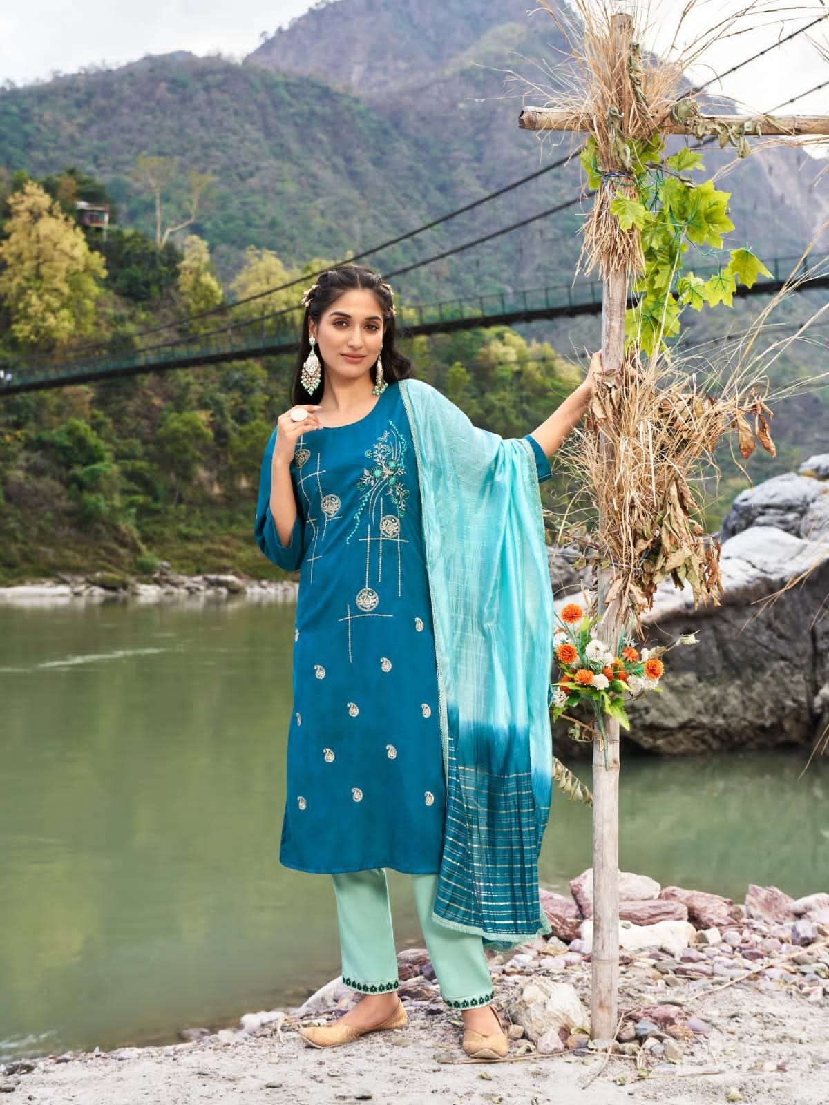 Wanna Imara  Kurti With Pant & Dupatta Wholesale catalog