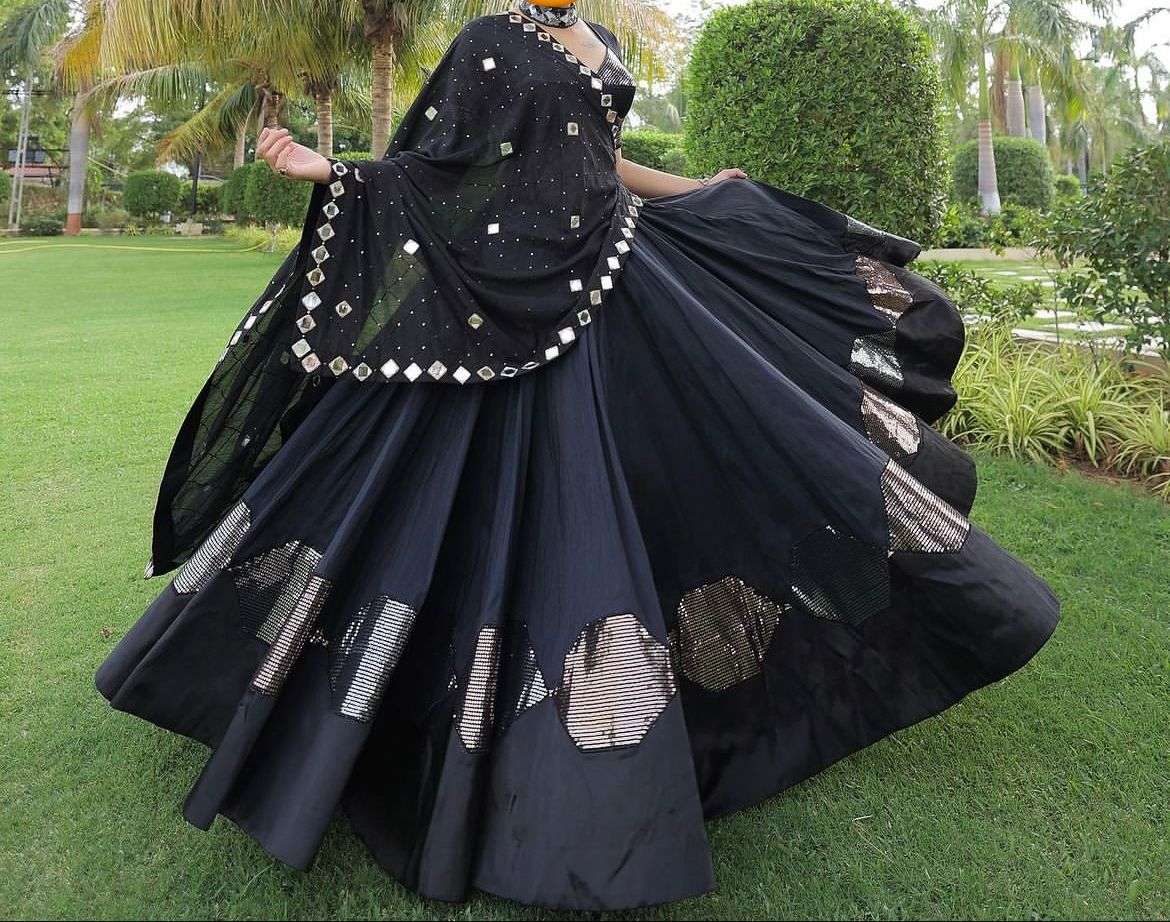 NAVRATRI 7065 CHANIYA CHOLI COLLECTION Lehenga Choli Wholesale catalog