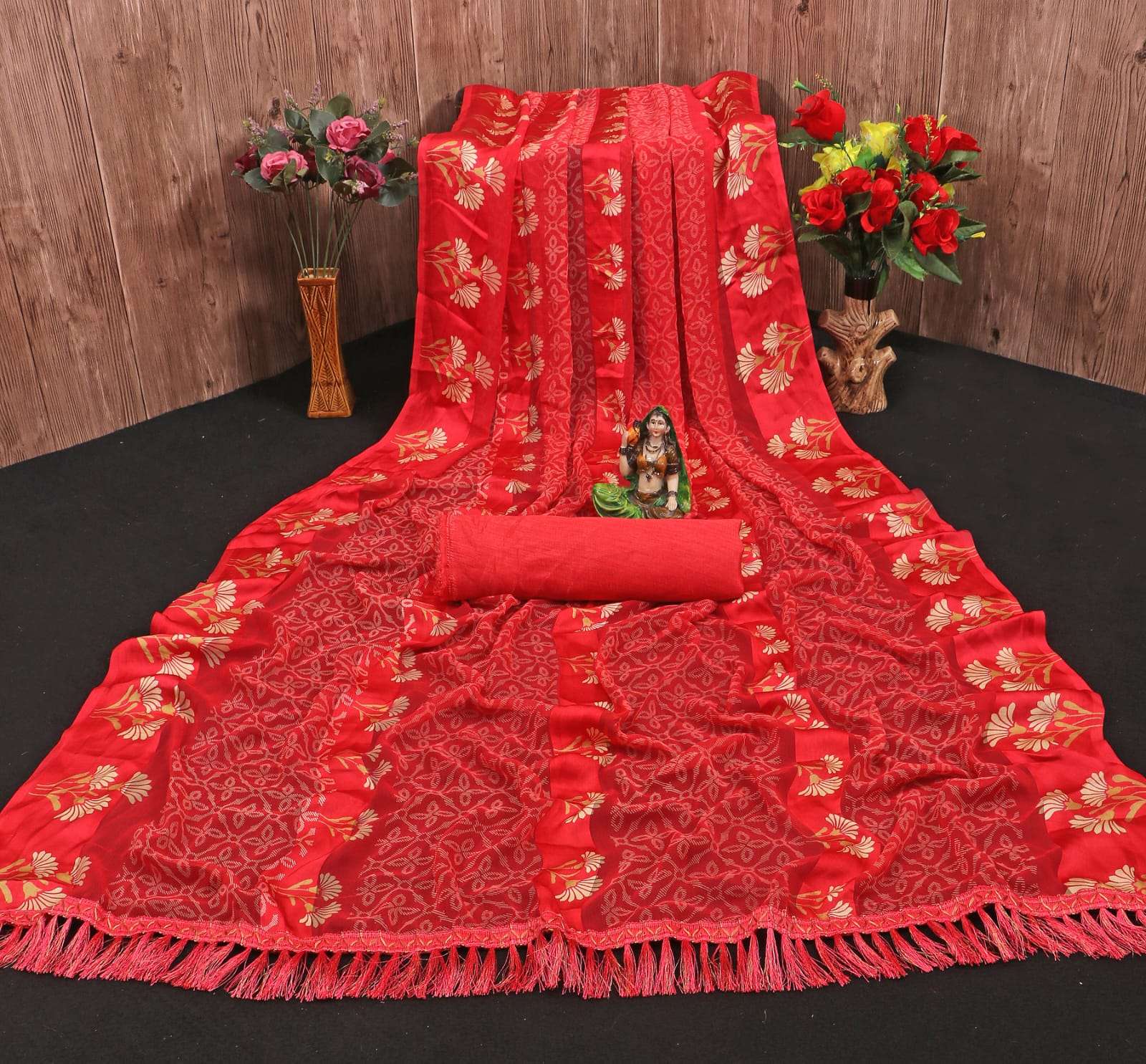 5 staar padding satin petterne print with fancy blouse Saree Wholesale catalog