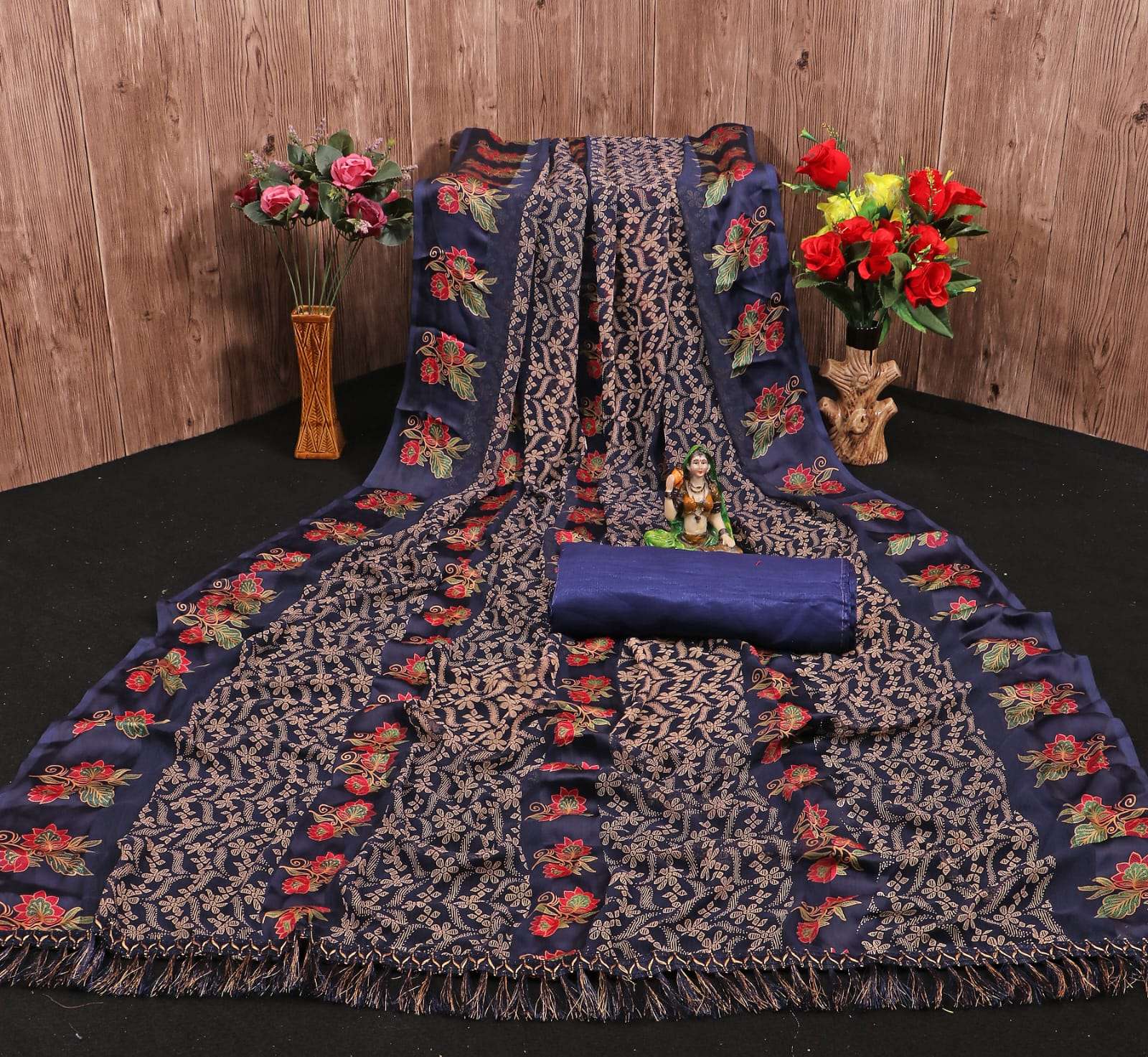 5 staar padding satin petterne print with fancy blouse Saree Wholesale catalog