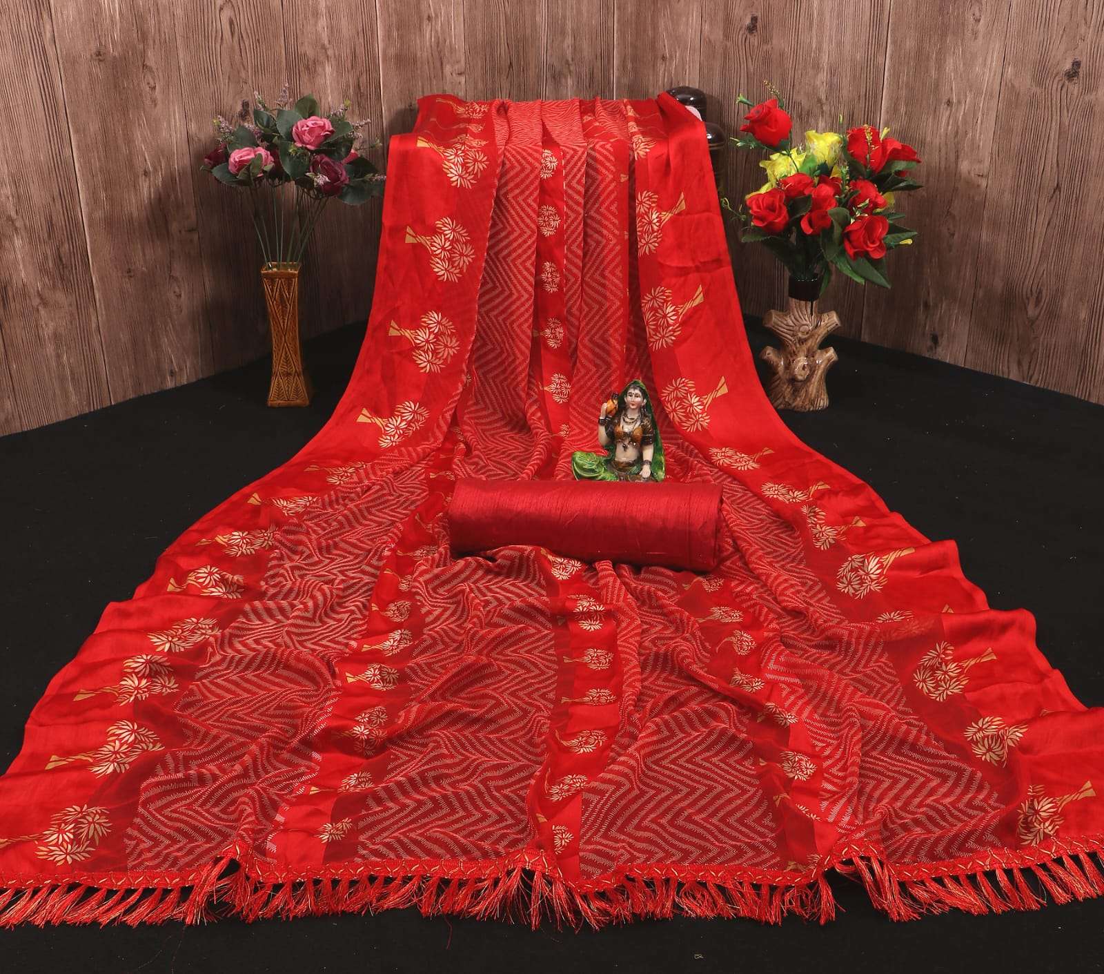5 staar padding satin petterne print with fancy blouse Saree Wholesale catalog