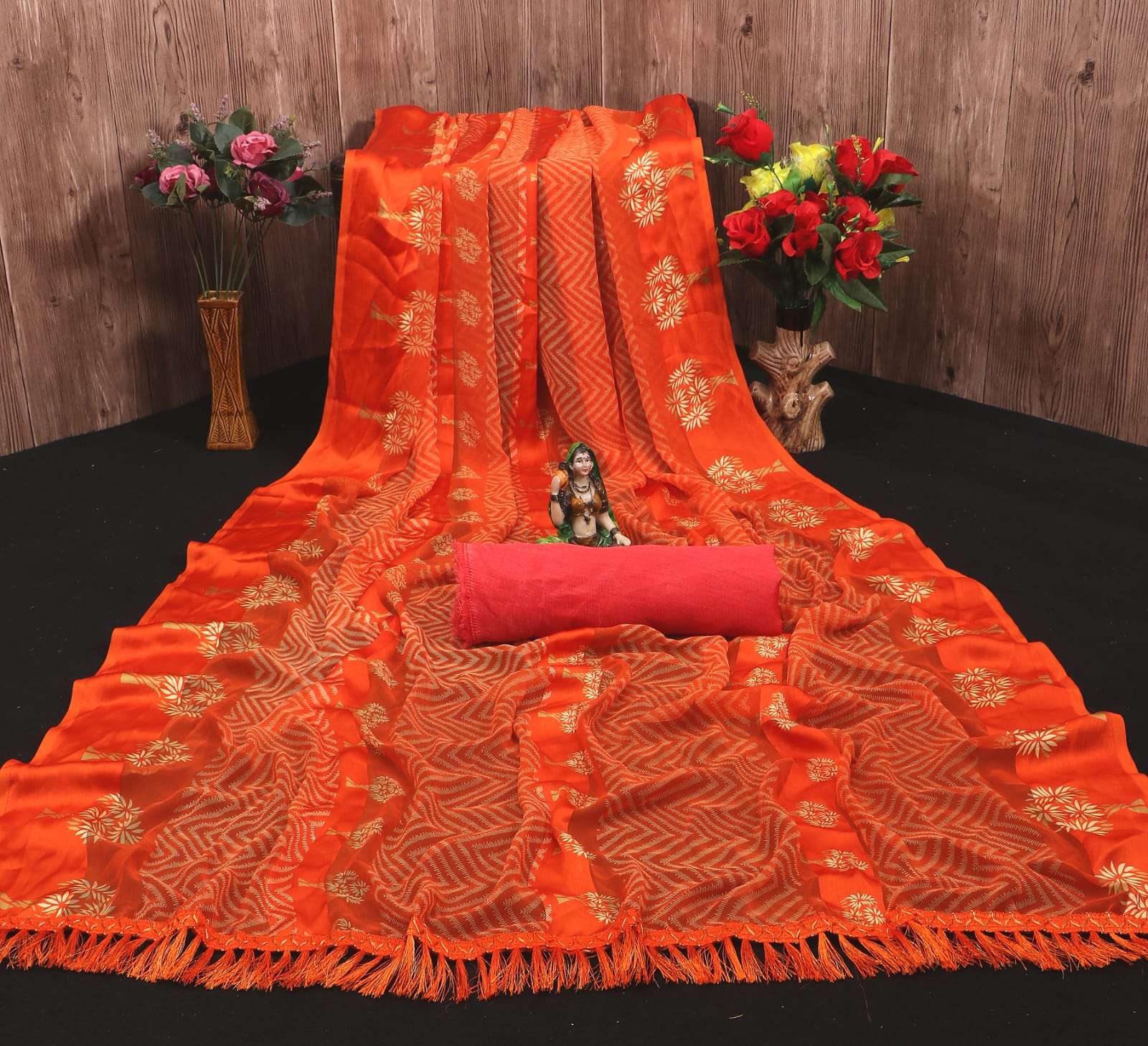 5 staar padding satin petterne print with fancy blouse Saree Wholesale catalog