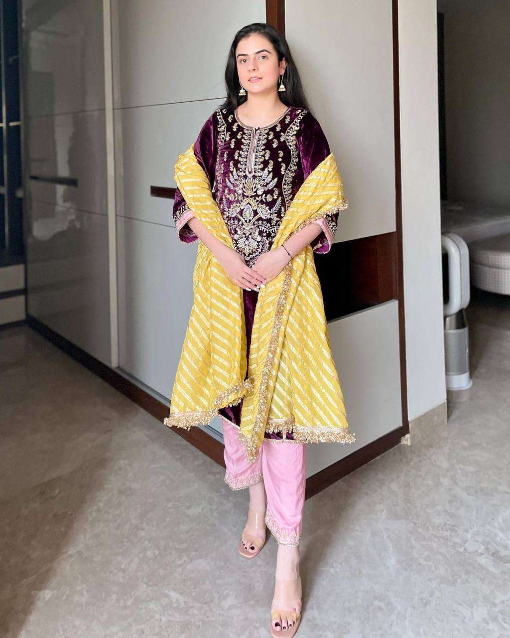 1133 Heavy Velvet Zari Embroidery Work Salwar Suits Wholesale catalog