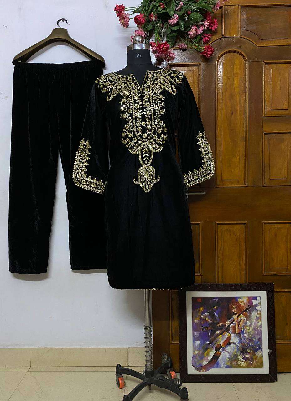 1156 Heavy Velvet Embroidered Salwar Suits Wholesale catalog