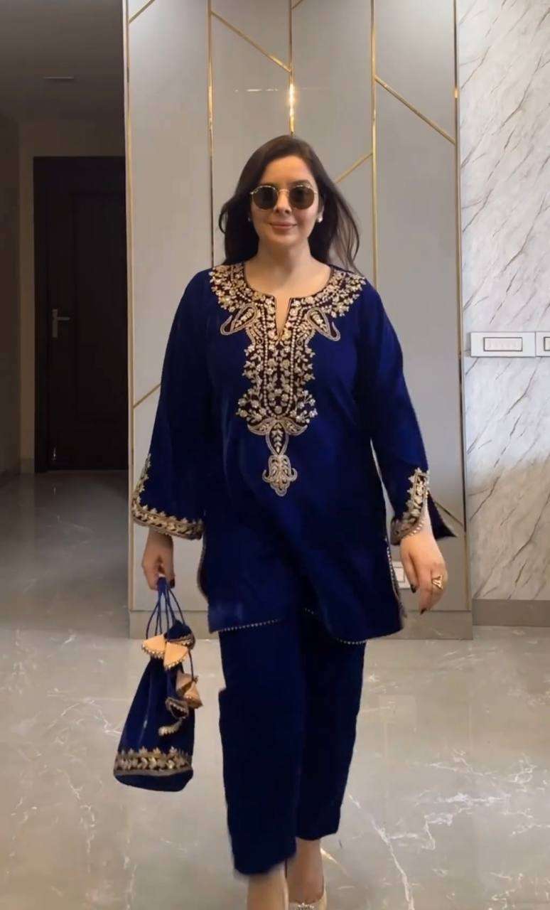 1156 Heavy Velvet Embroidered Salwar Suits Wholesale catalog