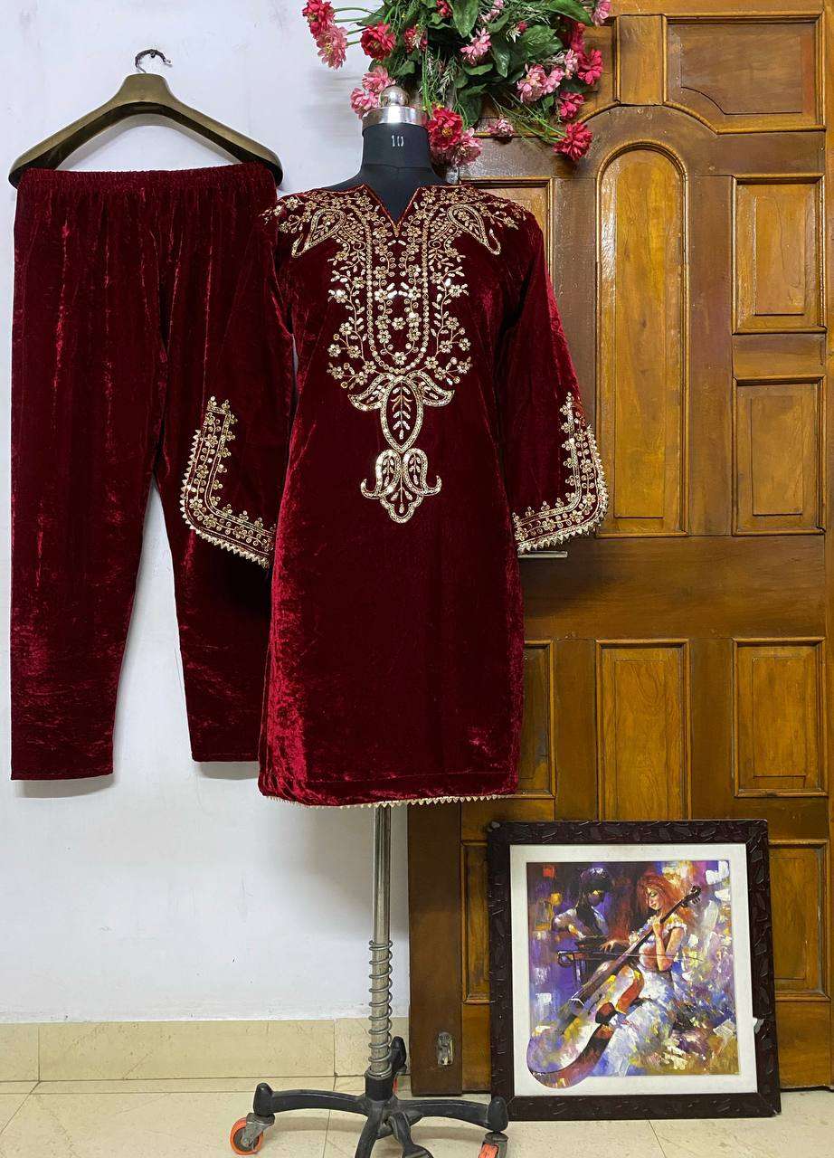 1156 Heavy Velvet Embroidered Salwar Suits Wholesale catalog