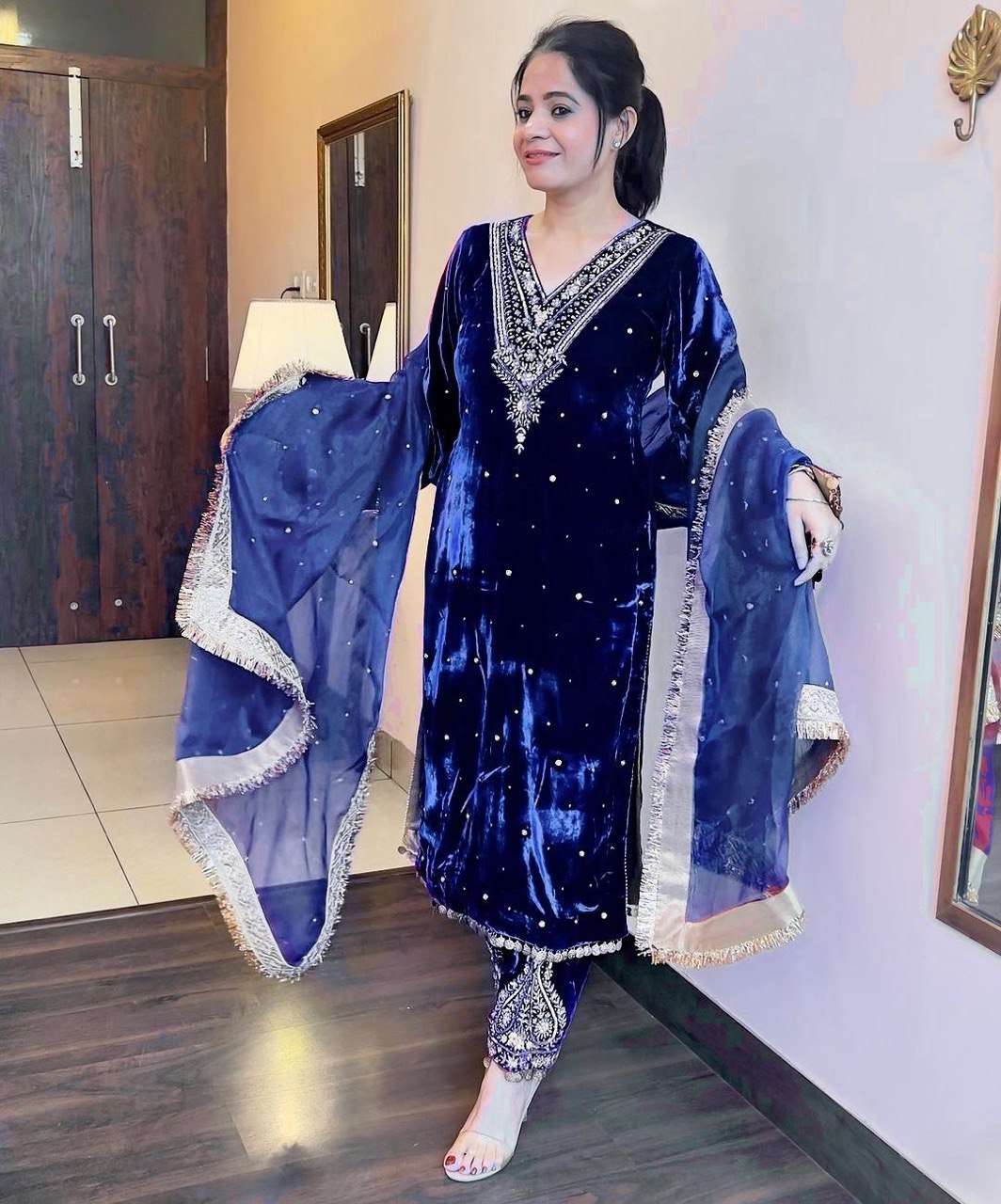 1158 Heavy Velvet Embroidered Salwar Kameez Wholesale catalog