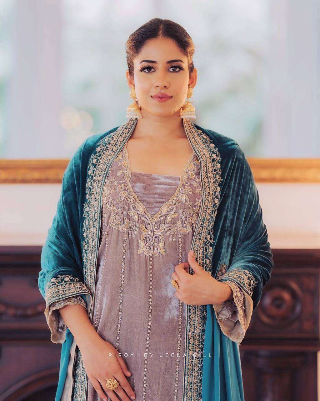 946 Heavy Velvet Embroidery Worked Salwar Suits Wholesale catalog