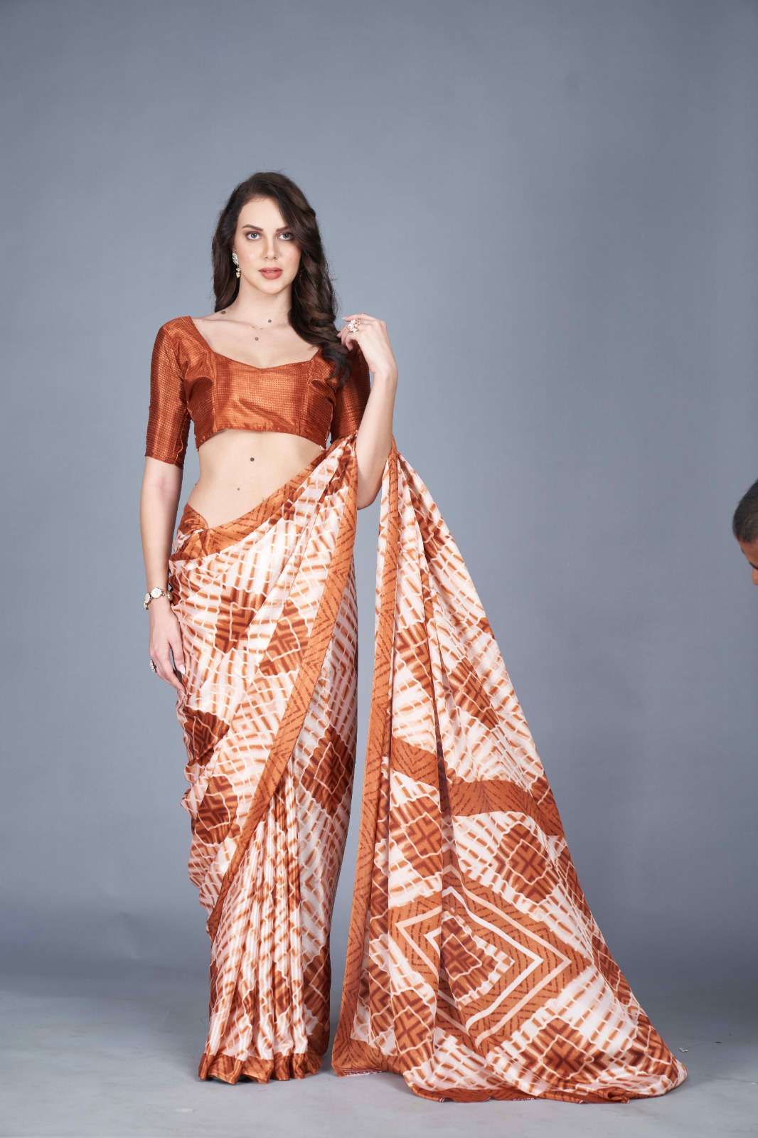 Square 9006 Saree Wholesale catalog