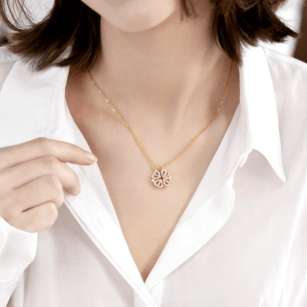 Magnet Heart Gold Necklace
