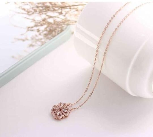 Magnet Heart Rose Gold Necklace