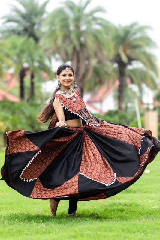 Rajwadi Vol - 10 D- 7072 NAVRATRI Lehenga Choli Wholesale catalog