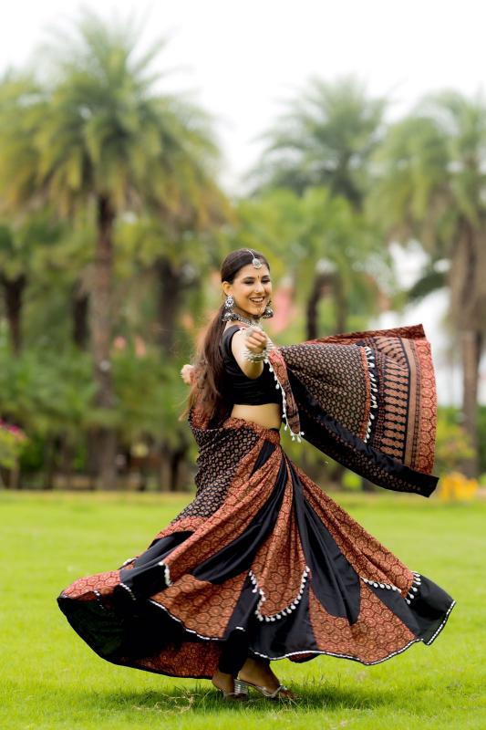 Rajwadi Vol - 10 D- 7072 NAVRATRI Lehenga Choli Wholesale catalog