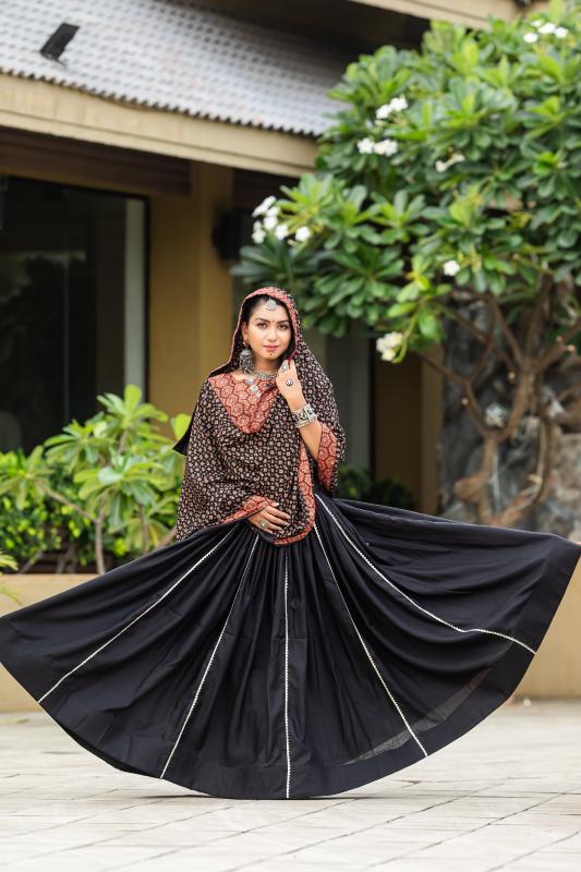 Rajwadi Vol - 10 D - 7075 NAVRATRI Lehenga Choli Wholesale catalog