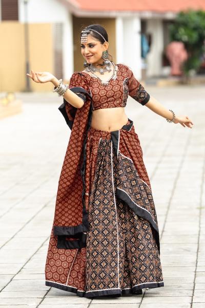 Rajwadi Vol - 10 D - 7077 NAVRATRI Lehenga Choli Wholesale catalog