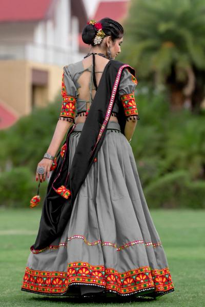 Navratri Special AWY-7067-B Traditional Lehenga Choli Wholesale catalog