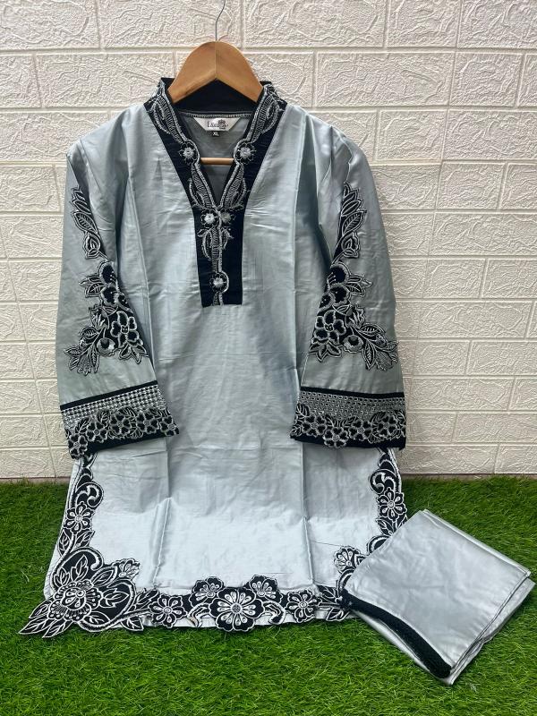 Laxuria Trendz 1456 Embroidered Ready Made Pakistani Suits Wholesale Catalog