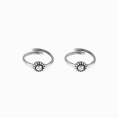 Nitya Oxidised Silver Pretty Floral Toe Rings