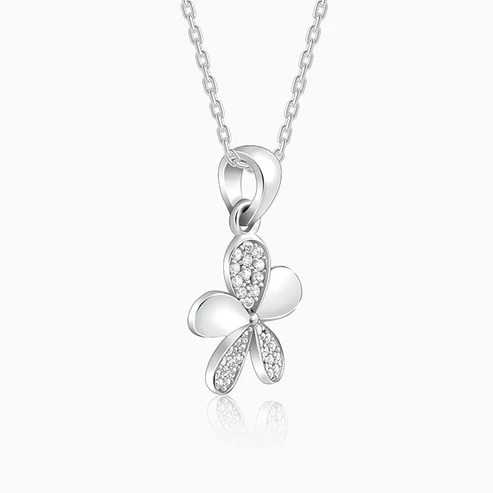 Nitya Silver Flower Pendant With Link Chain